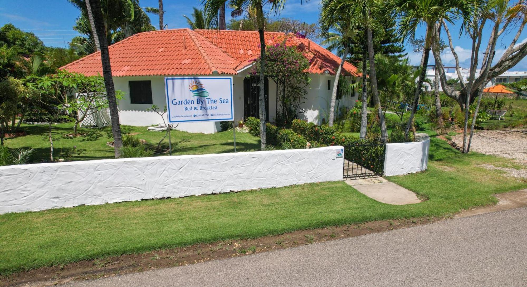 Bed and Breakfast Garden By The Sea Sosúa Exterior foto